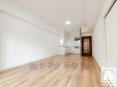 心地よい空間が広がるリビングで、家族みんなが快適に過ごせる時間を提供。