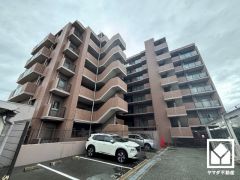 来客用駐車場がございます。ご友人やお客様も訪れやすい環境です。