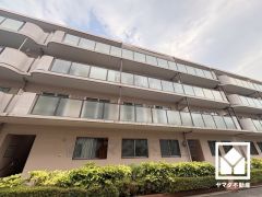 三菱電機の電気温水器「ダイヤホット」搭載。火を使わないため安全性が高く、貯湯式給湯器なので停電時にも貯めてあるお湯を生活用水として使用することができます。