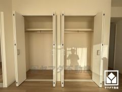 新たに家具を買わなくても良いので、ハンガーパイプ付きのクローゼットは嬉しいですね。