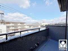 3階北側バルコニーからの眺望です。開放的な景色が広がります。