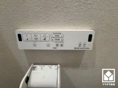 温水洗浄便座付きで、季節を問わずいつでも温かい便座をお使いいただけます。