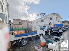 ブランコやすべり台の他、ユニークな遊具もある植栽豊かな「松ヶ本公園」や、フェンス付きの大きな広場が整備された「椀田公園」など徒歩圏内に公園が複数あり、子育て世帯の方にもお勧めです。