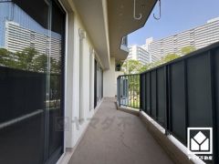 南向きバルコニーで陽当たり、風通し良好。広々としているため、お洗濯物をたっぷりと干す事ができます。