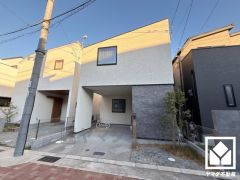 温水洗浄便座付きで、季節を問わずいつでも温かい便座をお使いいただけます。