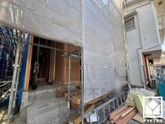 阪急電鉄伊丹線・神戸線「塚口」駅まで徒歩約13分、JR福知山線「猪名寺」駅まで徒歩約26分の立地。