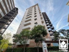 南西向きバルコニーで陽当たり、風通し良好。広々としているため、お洗濯物をたっぷりと干す事ができます。