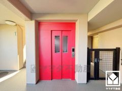 スムーズな移動を叶えるエレベーター。忙しい朝も快適に、ストレスフリーな暮らしをサポート。