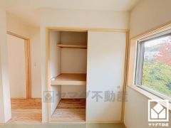 押入にはお客様用の座布団や寝具も収納可能です。