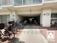 広々とした使い勝手の良い駐輪場です