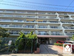 落ち着いた色合いと品のあるデザイン。帰るたびに安心感を感じられる佇まい。