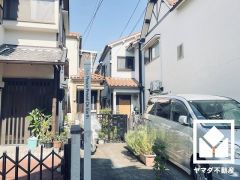 南面バルコニーで陽当たり、風通し良好。