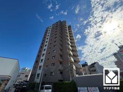 家族のごはん作りがはかどる。同時調理ができる3口コンロ付き。