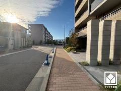 「甲子園浜小学校」まで徒歩10分。低学年のお子様も安心して通学していただけます。