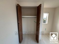 大きなクローゼットなので整理整頓しやすいです。