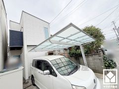 室内洗濯機置場がございますので、天候に左右されず洗濯していただけます。