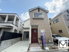 室内洗濯機置場がございますので、天候に左右されず洗濯していただけます。