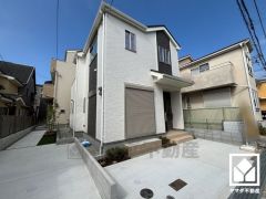 駐車スペースを1台分確保。重い荷物や雨の日の移動もスムーズで、快適なカーライフを実現。