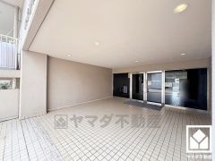 「金楽寺小学校」まで徒歩2分。低学年のお子様も安心して通学していただけます。ご成約でヤマダポイントプレゼント中です。お問合せお待ちしております。