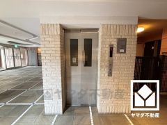 スムーズな移動を叶えるエレベーター。忙しい朝も快適に、ストレスフリーな暮らしをサポート。