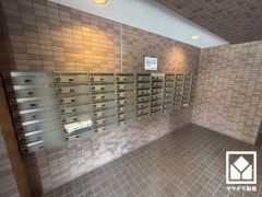 集合ポストが備わっています。鍵付きなので安心です。