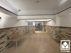 ゆったりとしたロビーが、住まう人の憩いの場に。落ち着いた空間で、ほっと一息つける時間を。