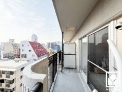 南向きバルコニーで陽当たり、風通し良好。たっぷりの洗濯物も気持ちよく乾きます。