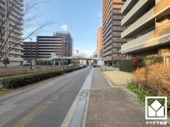 安心・安全な暮らしをサポートする非接触キーのオートロックシステムを完備。TVモニター付きインターホン対応です。