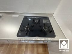 毎日の料理がもっとスムーズに。便利な3口コンロ付きキッチン。