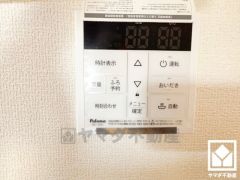 ボタン1つで自動でお湯張りができるオートバス機能付き。