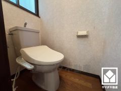 温水洗浄便座付きで、季節を問わずいつでも温かい便座をお使いいただけます。