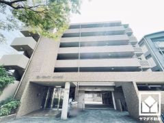 「フレンドマート尼崎水堂店」まで徒歩9分、「ウエルシア尼崎南武庫之荘店」まで徒歩5分など、お買い物施設が徒歩圏内に複数あり便利な住環境です。