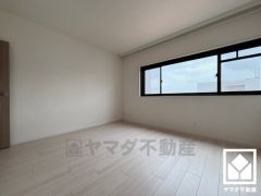 全居室に窓がございます。明るい陽光がたっぷり差し込む心地よい生活空間です。