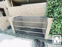 綺麗に整備されたゴミ出し場で気持ち良くお使い頂けます。