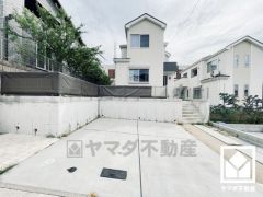 駐車スペースを2台分確保、来客時にも便利です。