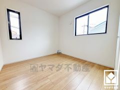 全居室に窓がございます。明るい陽光がたっぷり差し込む心地よい生活空間です。