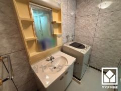 洗面台は収納付きのためスッキリお使い頂けます。