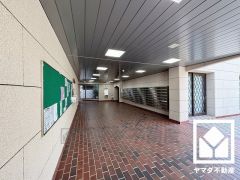 閑静な住宅街にあり、静かな環境で落ち着いた生活をお送りいただけます。