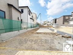 阪急電鉄今津線「甲東園」駅まで徒歩約23分の立地。毎日の通勤・通学だけでなく、休日のお出かけまで利便性に優れています。