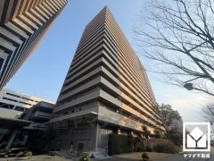 敷地内には屋内駐輪場も完備しており、雨や風、直射日光から自転車を守ることができます。