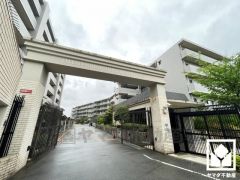 洗練されたデザインと堅牢な造り。美しさと安心を兼ね備えたお住まい。