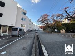 阪急電鉄甲陽線「甲陽園」駅まで徒歩約24分の立地。毎日の通勤・通学だけでなく、休日のお出かけまで利便性に優れています。