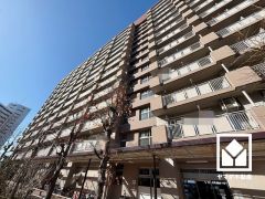 南東向きバルコニーで陽当たり、風通し良好。広々としているため、お洗濯物をたっぷりと干す事ができます。