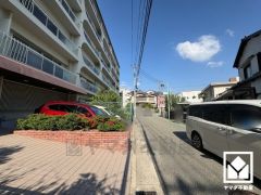 阪急電鉄甲陽線「甲陽園」駅まで徒歩約2分の立地。毎日の通勤・通学だけでなく、休日のお出かけまで利便性に優れています。