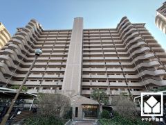 室内洗濯機置場がございますので、天候に左右されず洗濯していただけます。