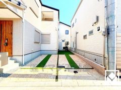 阪急電鉄神戸線「園田」駅まで徒歩約11分。「業務スーパー園田店」まで徒歩7分などお買い物施設も徒歩圏内に複数あり、毎日の通勤・通学だけでなく、日常のお買い物や、休日のお出かけまで利便性に優れています。