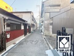 阪神電鉄本線「杭瀬」駅まで徒歩約6分、阪神電鉄なんば線「大物」駅まで徒歩約18分、JR東西線・福知山線「尼崎」駅まで徒歩約20分の立地。4沿線利用可能で利便性に優れています。