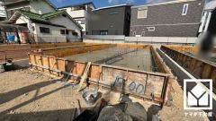 バスタオルやパジャマ等を収納できるリネン庫がございます。洗剤等のストックも収納できるので、洗面室をすっきり清潔に保つことができそうです。