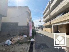 駐車スペース確保。玄関のそばで荷物の上げ下ろしができるので便利です。