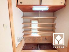 以前は茶道教室をされていたため、茶道には欠かせない水屋がございます。